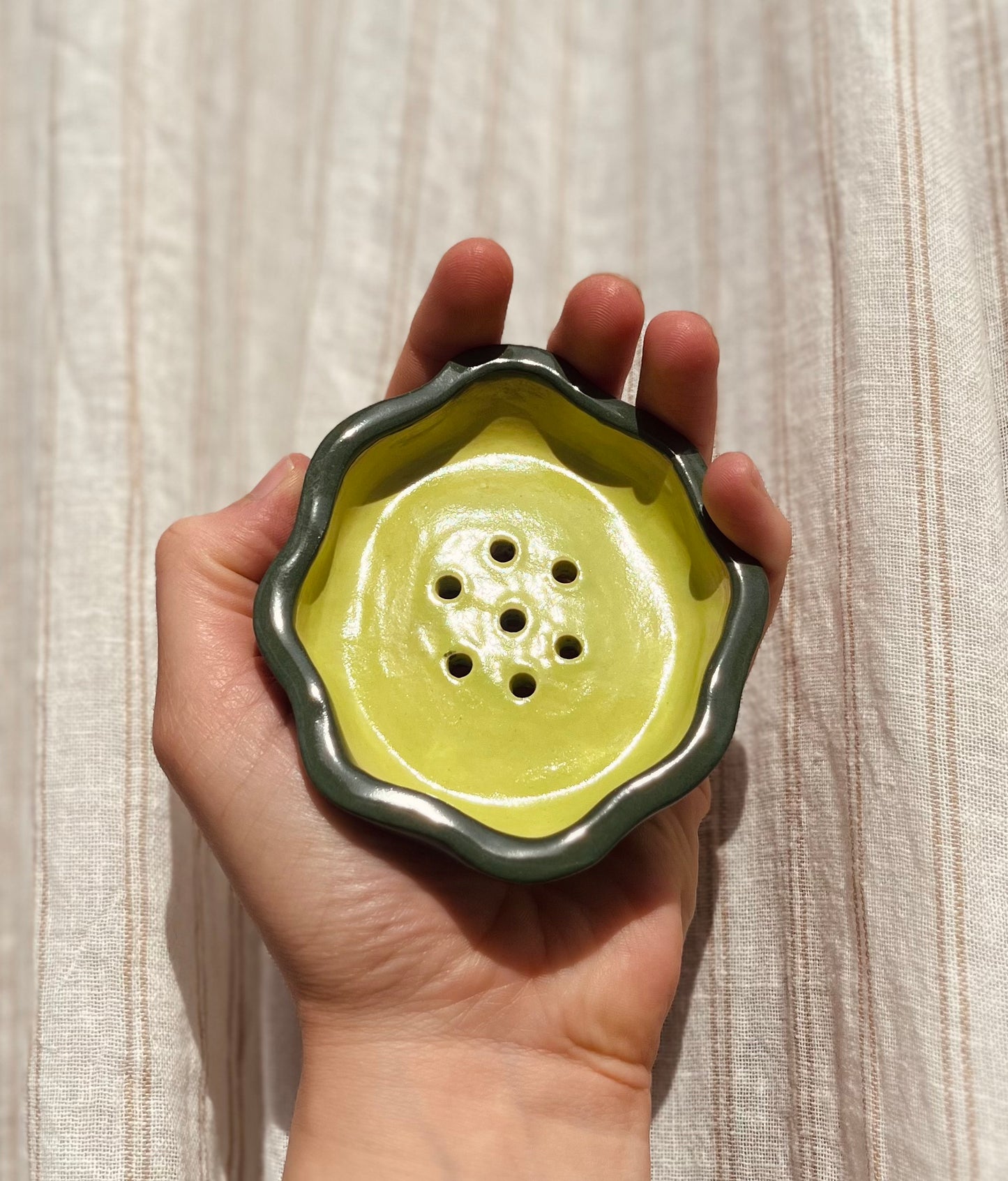 oval soap dish